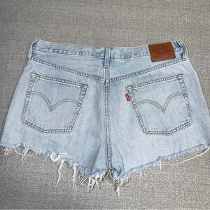 Levi's 501 High Rise Cut Off Denim Shorts W32 Light Wash Distressed Frayed Hem